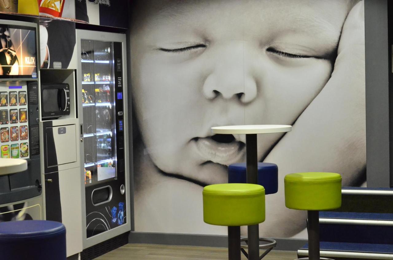 Ibis Budget Pau เลสคาร์ ภายนอก รูปภาพ