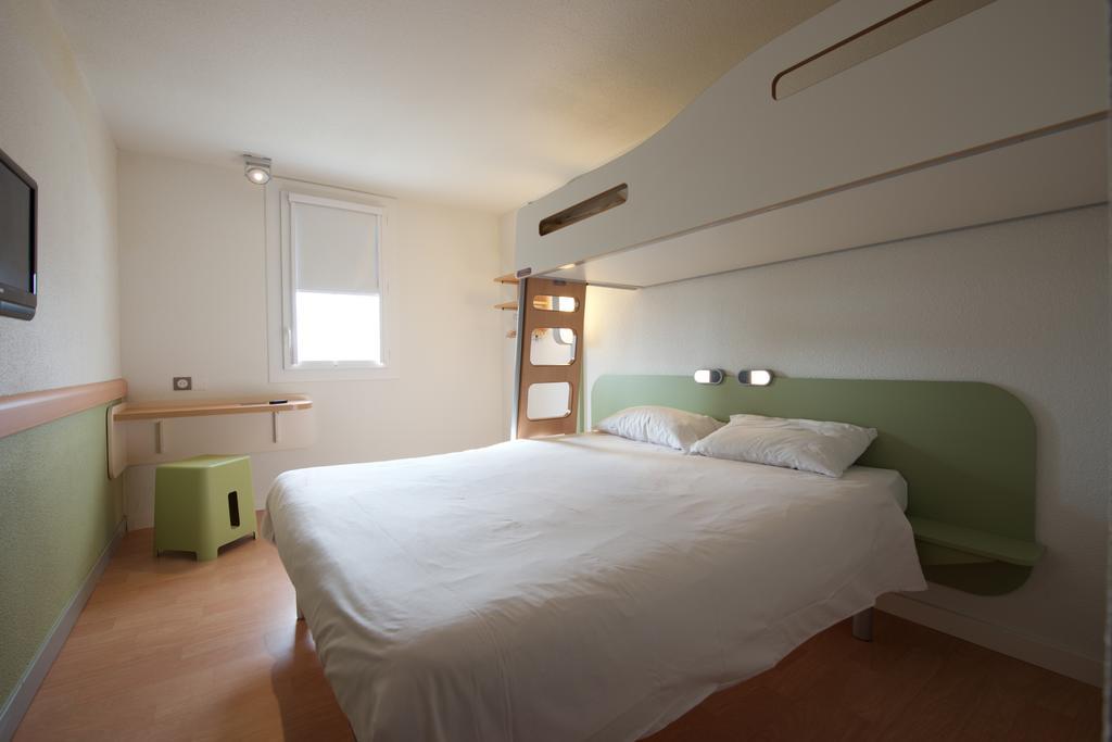 Ibis Budget Pau เลสคาร์ ภายนอก รูปภาพ