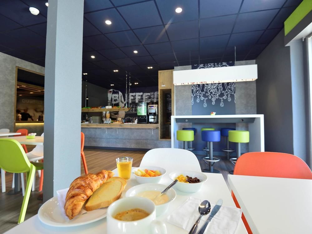 Ibis Budget Pau เลสคาร์ ภายนอก รูปภาพ