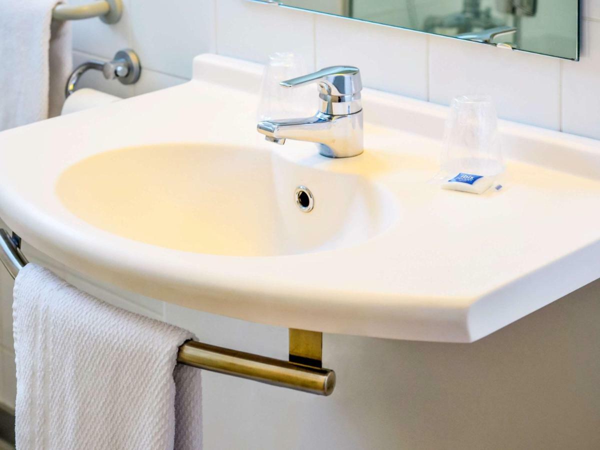 Ibis Budget Pau เลสคาร์ ภายนอก รูปภาพ