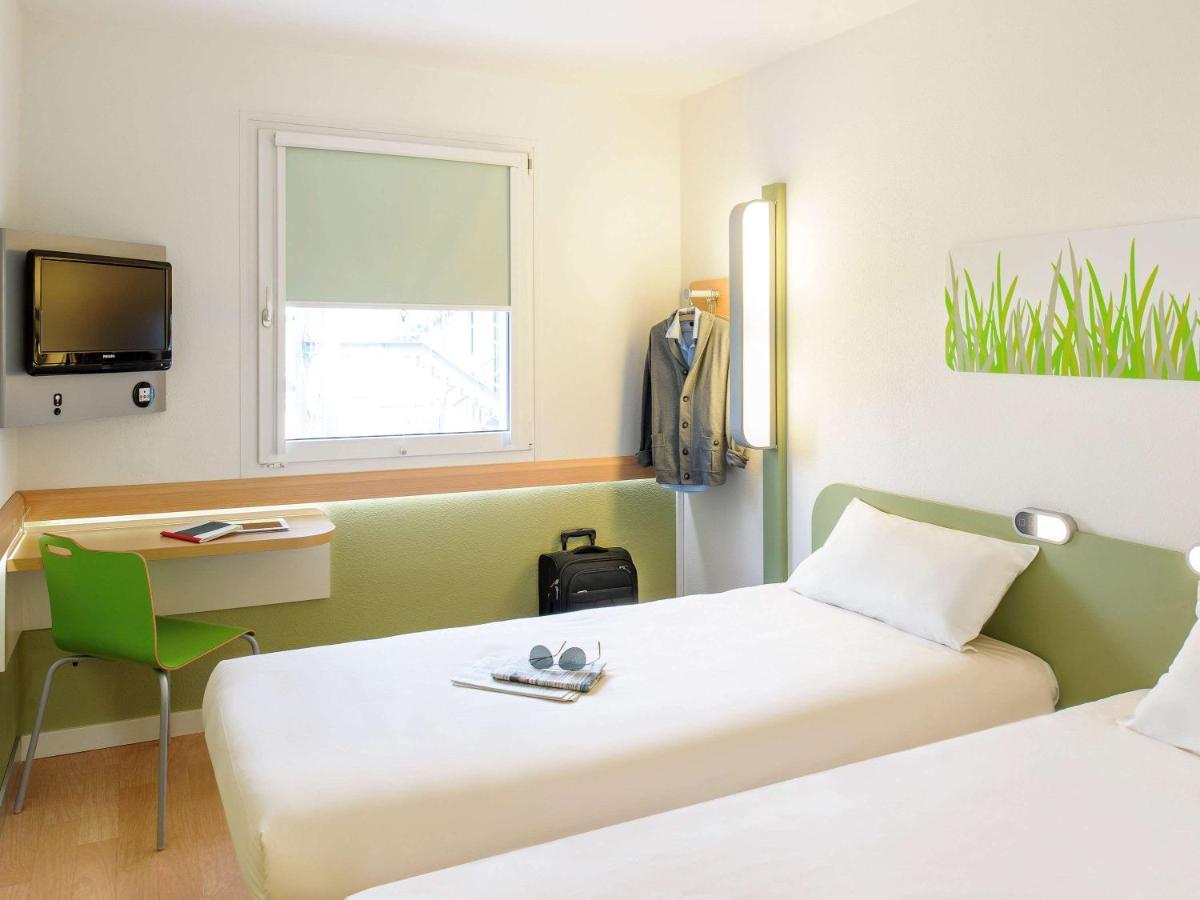 Ibis Budget Pau เลสคาร์ ภายนอก รูปภาพ
